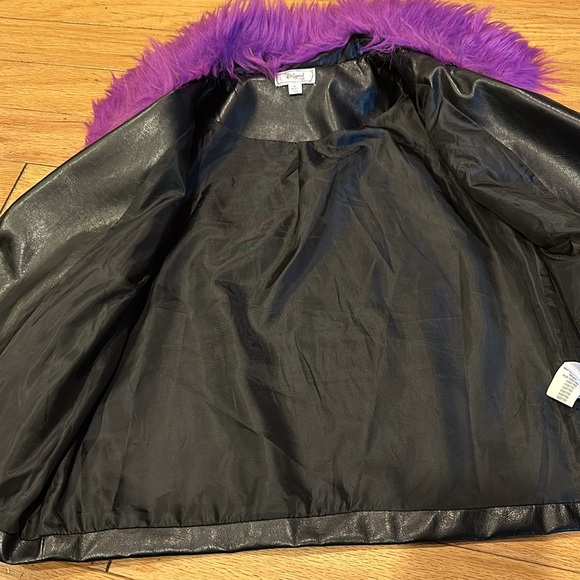 Girls Disney’s Descendant’s Moto jacket with detachable faux fur collar - Picture 7 of 7